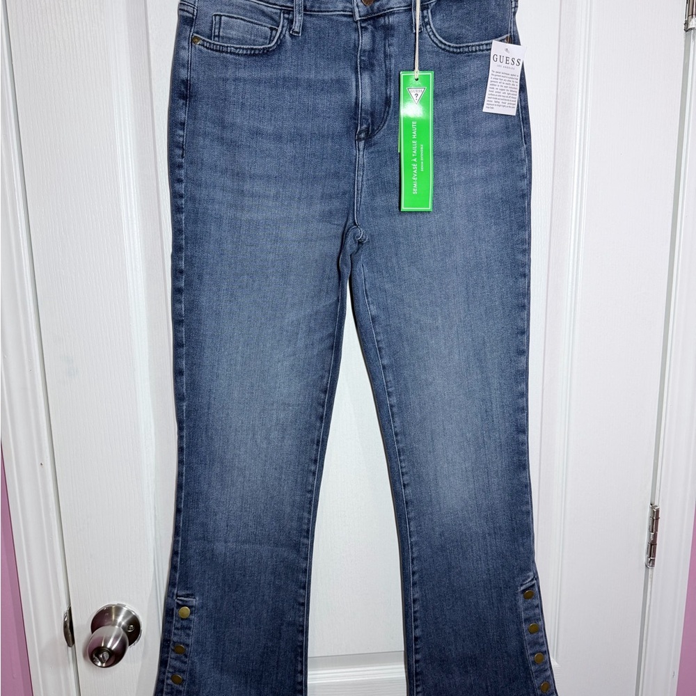 🤠🎀GUESS Women's Boot Cut Jeans in Classic Blue